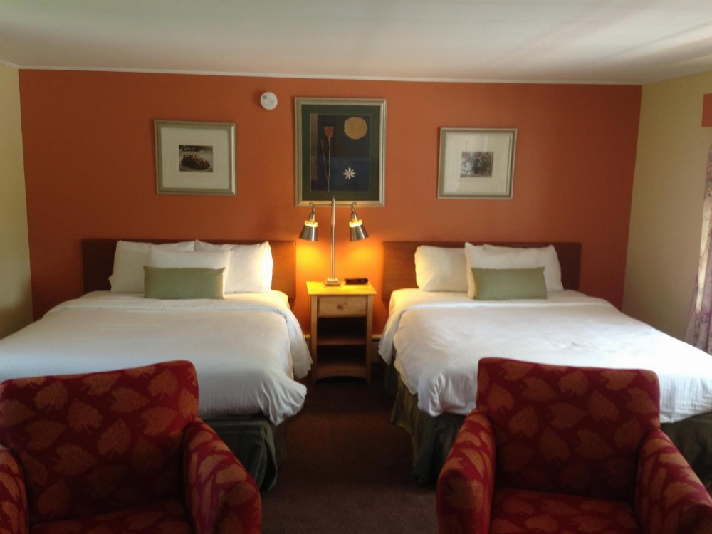 Four Winds Country Motel
