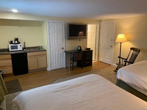 Four Winds Country Motel image 40